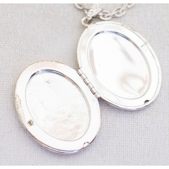 Vintage Silver Tone Art Nouveau Oval Locket Necklace 31 inch Branded 1928 - A22 - Picture 2 of 5